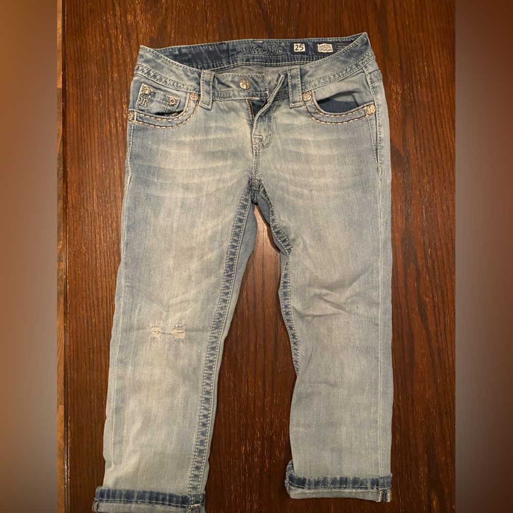 Size 25 cuffed capri miss me jeans